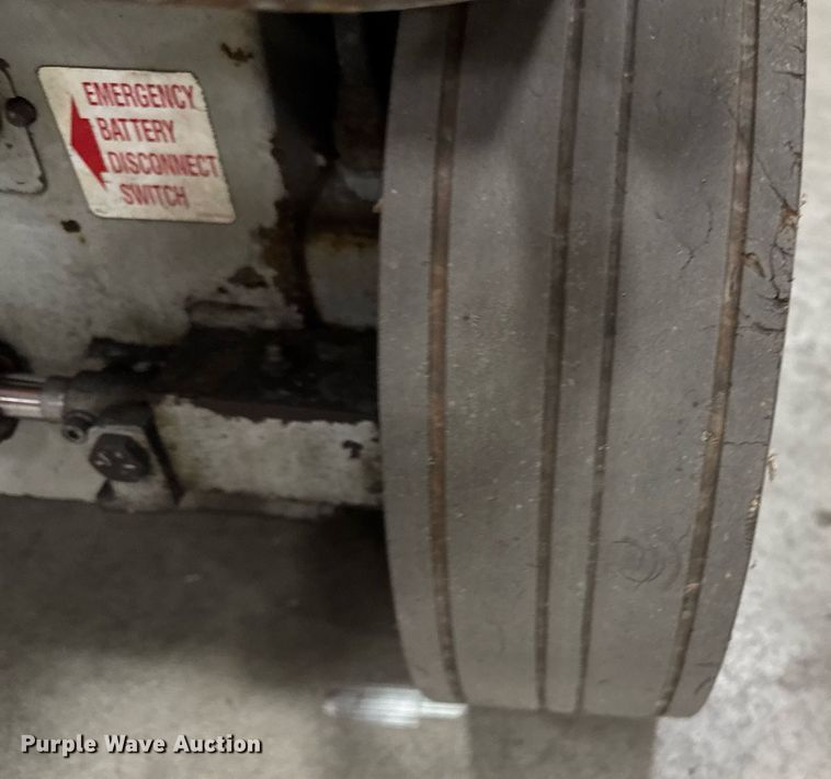 image for item EG7081 1999 Skyjack SJ-4620 scissor lift