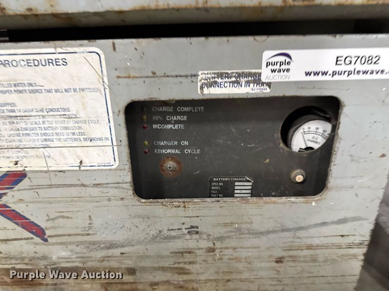 image for item EG7082 1993 Skyjack SJ-3220 scissor lift