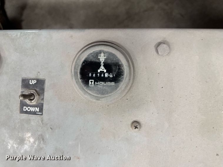 image for item EG7082 1993 Skyjack SJ-3220 scissor lift