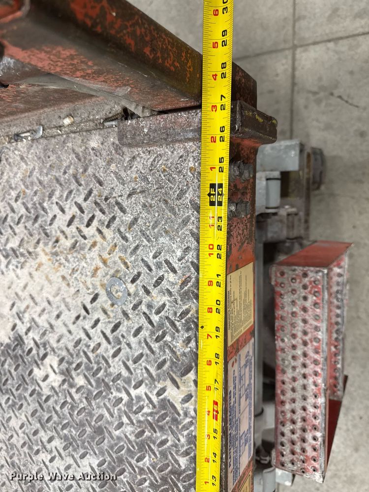 image for item EG7082 1993 Skyjack SJ-3220 scissor lift