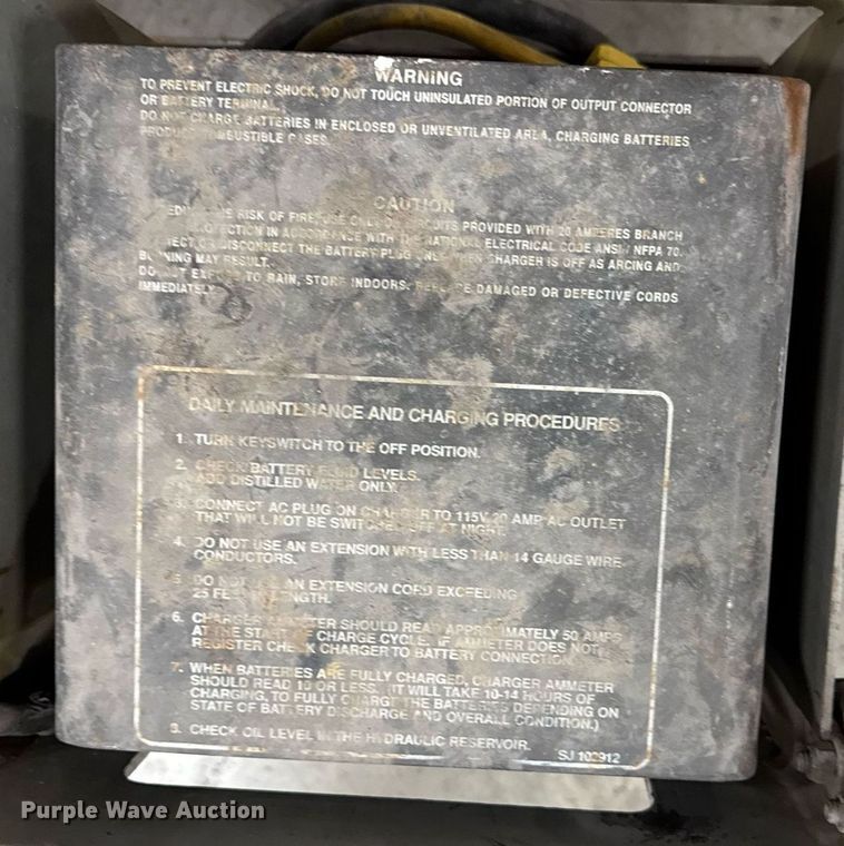 image for item EG7082 1993 Skyjack SJ-3220 scissor lift