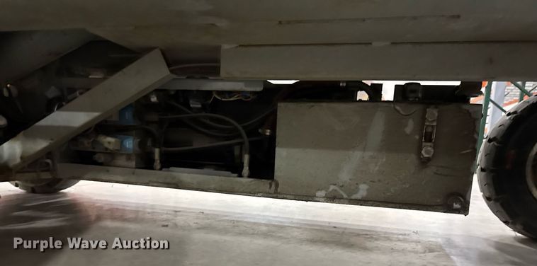 image for item EG7082 1993 Skyjack SJ-3220 scissor lift