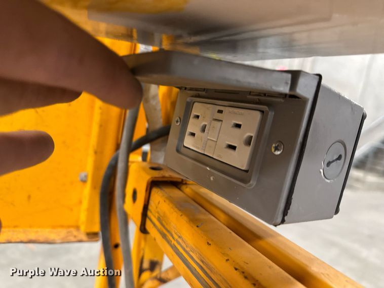 image for item EG7083 2016 Hy-Brid HB-1430 scissor lift