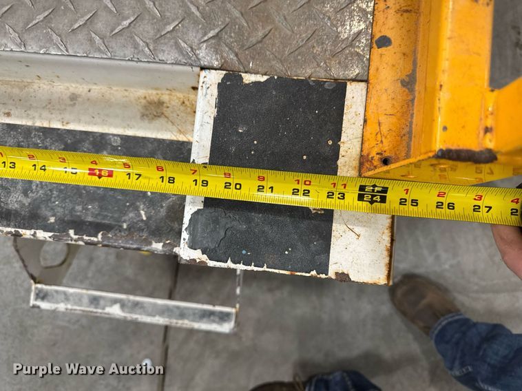 image for item EG7083 2016 Hy-Brid HB-1430 scissor lift