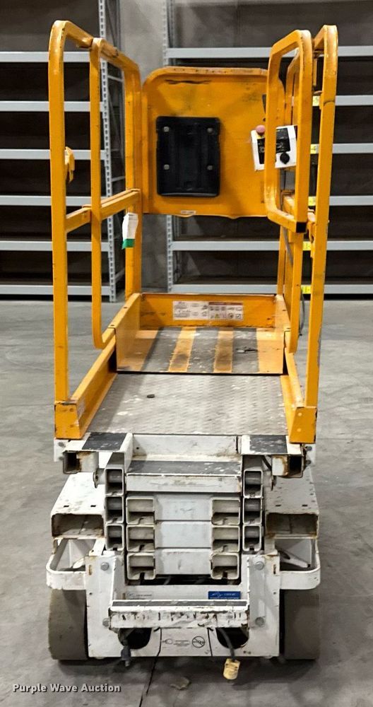 image for item EG7084 2015 Hy-Brid HB-1430 scissor lift
