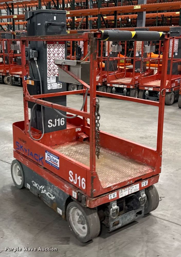 image for item EG7085 2017 Skyjack SJ16 vertical lift