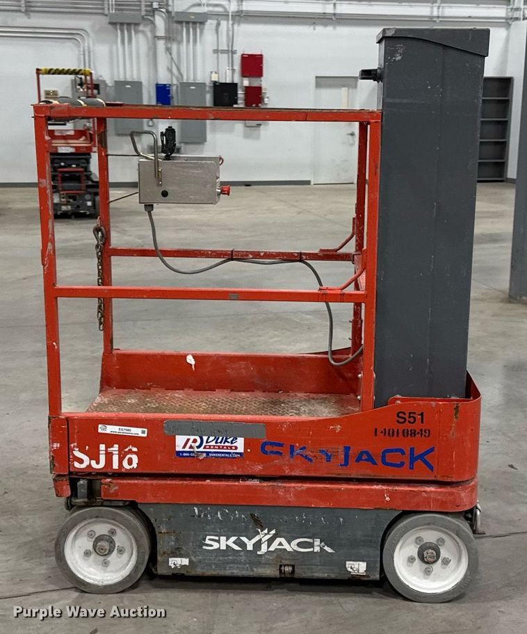 image for item EG7085 2017 Skyjack SJ16 vertical lift