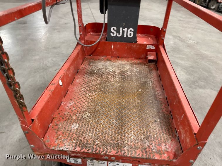 image for item EG7085 2017 Skyjack SJ16 vertical lift