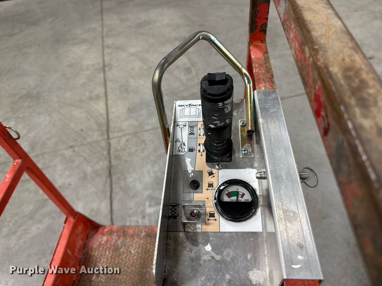 image for item EG7085 2017 Skyjack SJ16 vertical lift