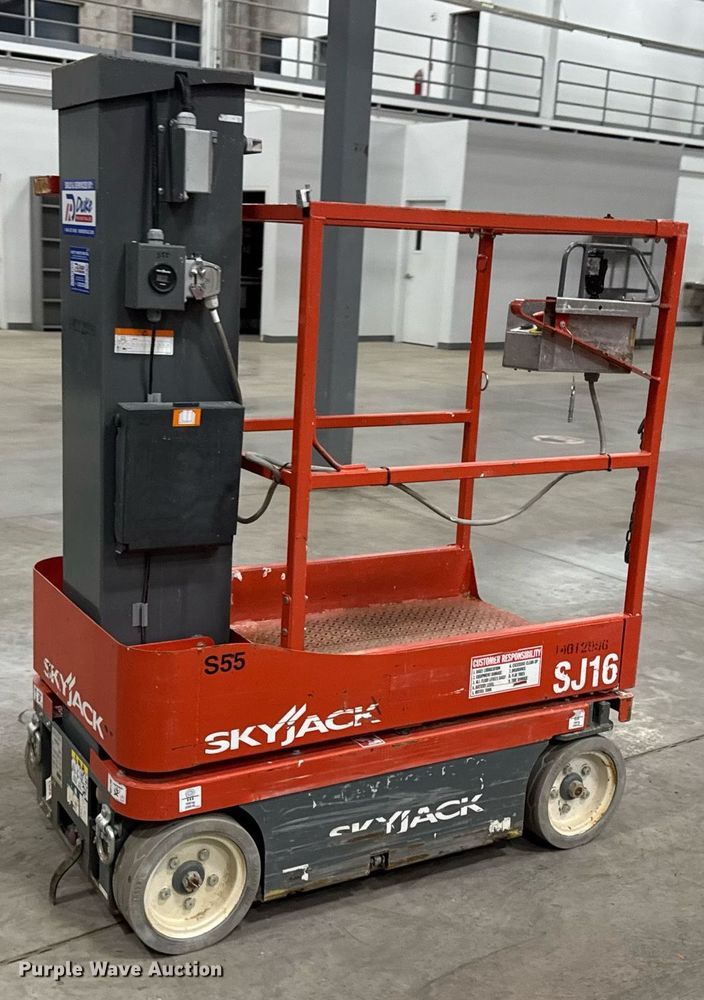 image for item EG7086 2017 Skyjack SJ16 vertical lift