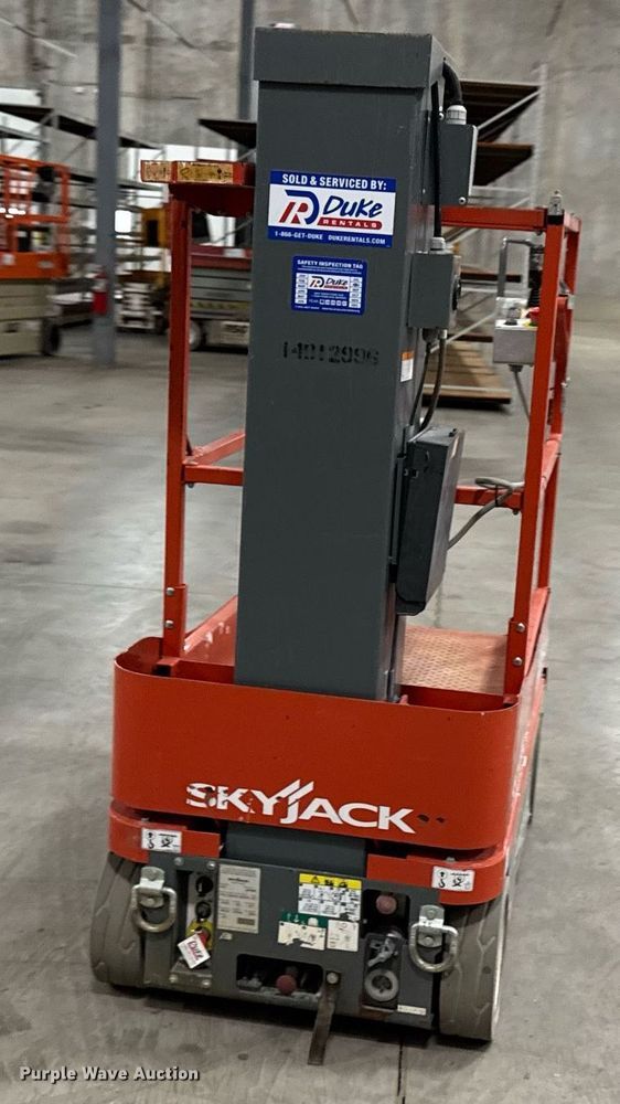 image for item EG7086 2017 Skyjack SJ16 vertical lift