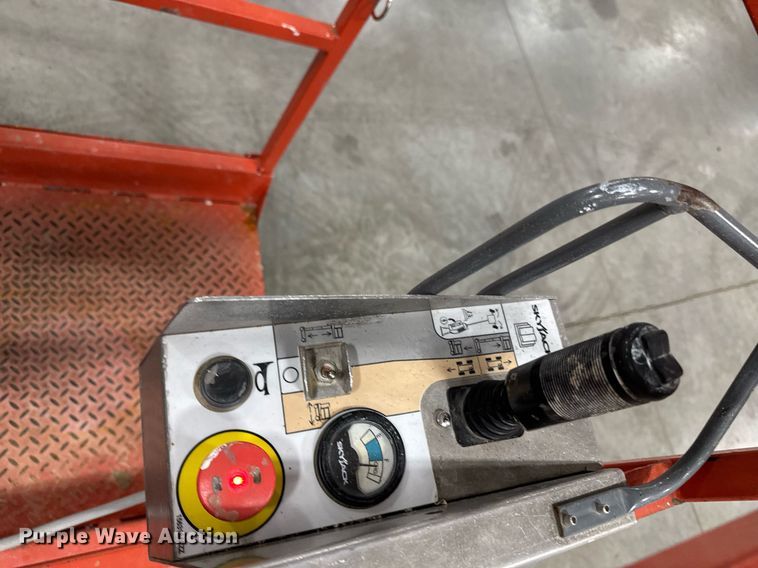 image for item EG7086 2017 Skyjack SJ16 vertical lift