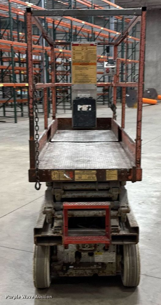image for item EG7087 1993 Skyjack SJ-3220 scissor lift