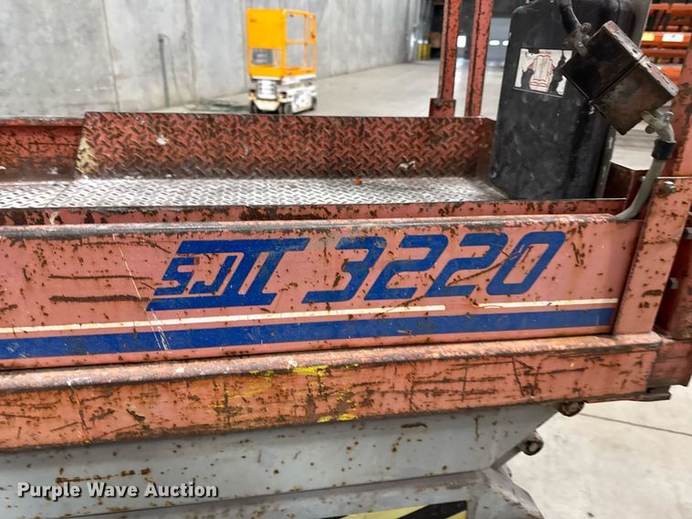image for item EG7087 1993 Skyjack SJ-3220 scissor lift