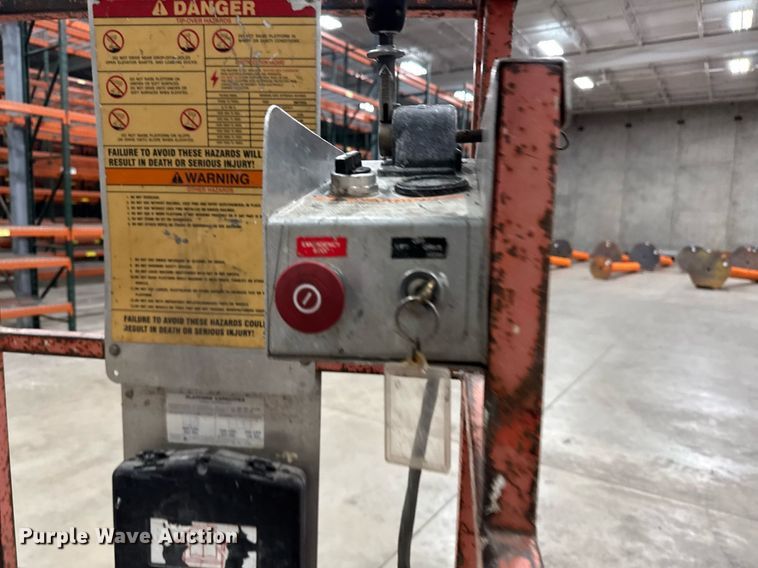 image for item EG7087 1993 Skyjack SJ-3220 scissor lift