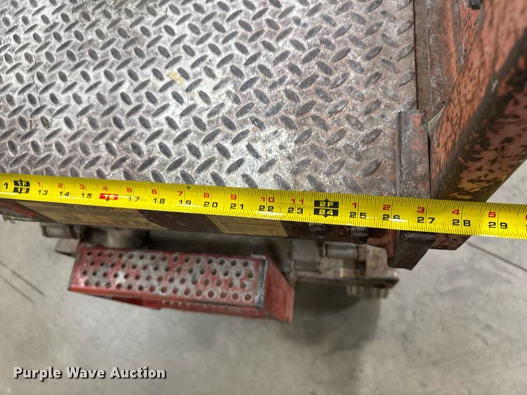 image for item EG7087 1993 Skyjack SJ-3220 scissor lift