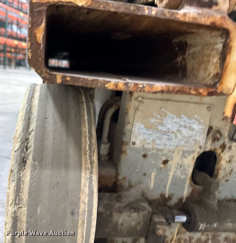 image for item EG7087 1993 Skyjack SJ-3220 scissor lift