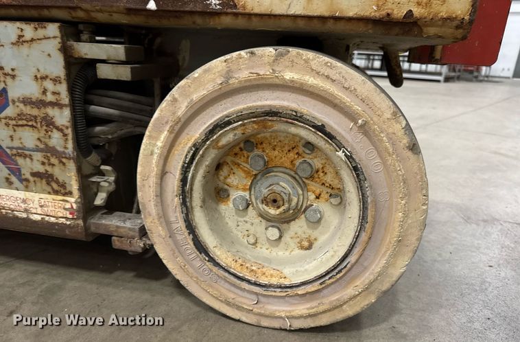 image for item EG7087 1993 Skyjack SJ-3220 scissor lift