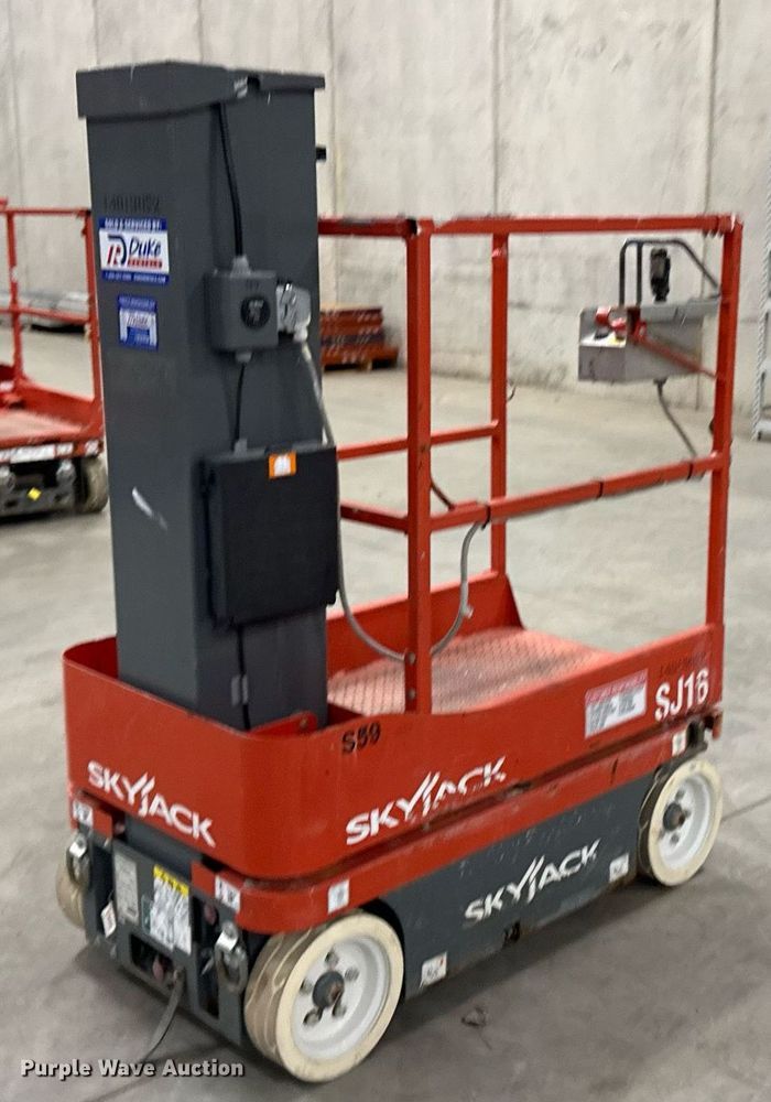 image for item EG7088 2017 Skyjack SJ16 vertical lift