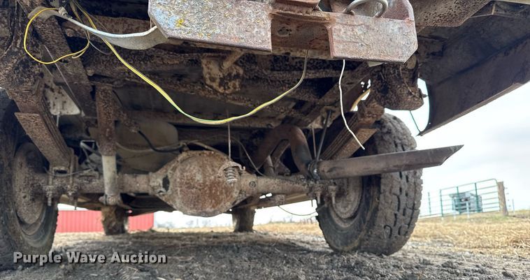 image for item EG7095 1988 Chevrolet Silverado 2500 pickup truck