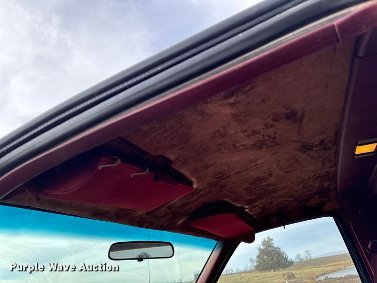 image for item EG7095 1988 Chevrolet Silverado 2500 pickup truck