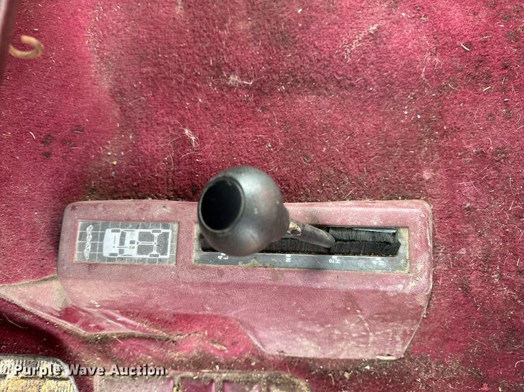 image for item EG7095 1988 Chevrolet Silverado 2500 pickup truck