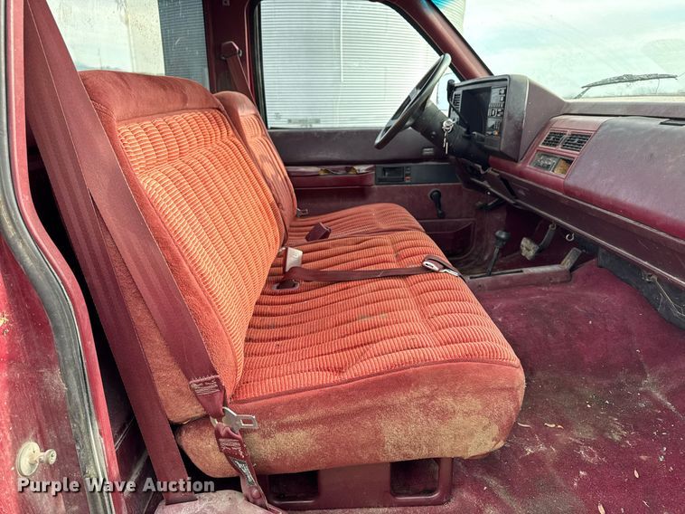 image for item EG7095 1988 Chevrolet Silverado 2500 pickup truck