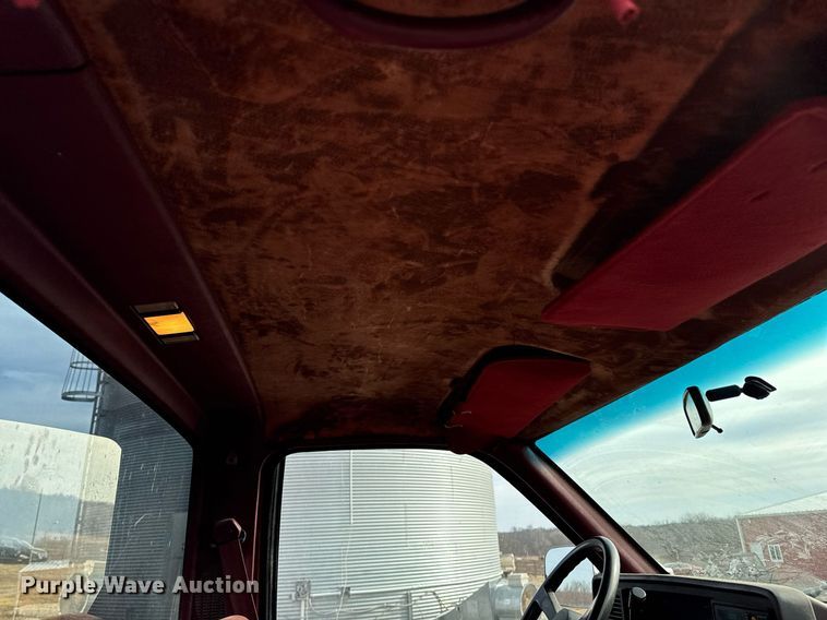 image for item EG7095 1988 Chevrolet Silverado 2500 pickup truck