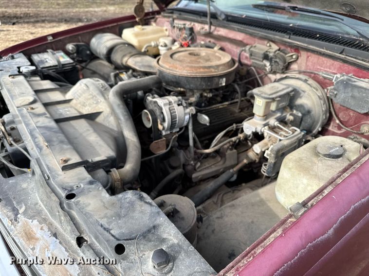 image for item EG7095 1988 Chevrolet Silverado 2500 pickup truck