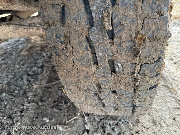 image for item EG7095 1988 Chevrolet Silverado 2500 pickup truck