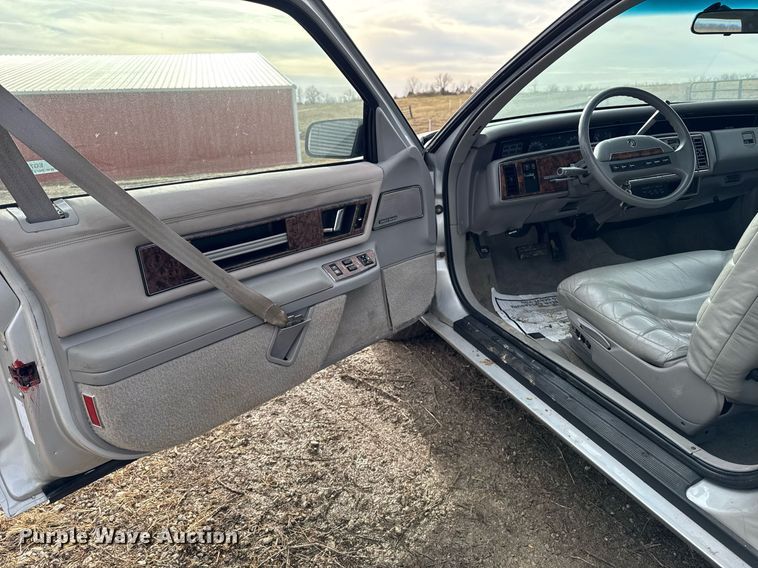 image for item EG7101 1993 Buick Regal Limited 