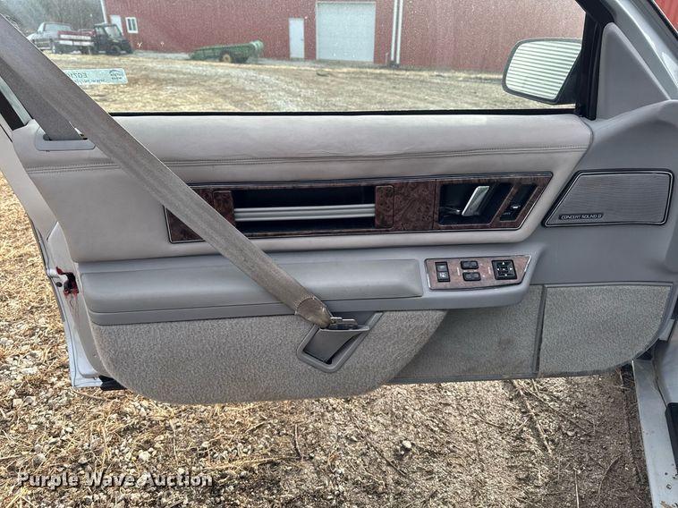 image for item EG7101 1993 Buick Regal Limited 