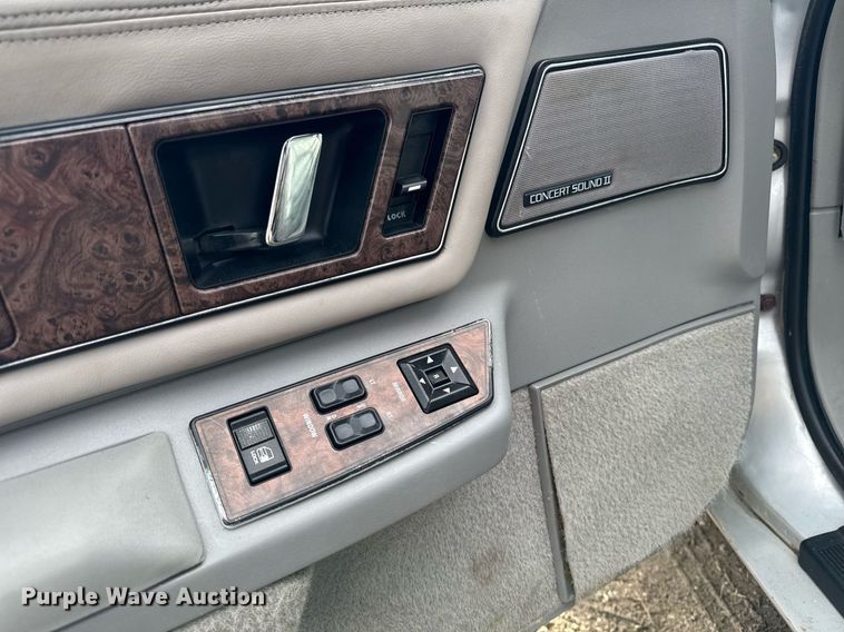 image for item EG7101 1993 Buick Regal Limited 