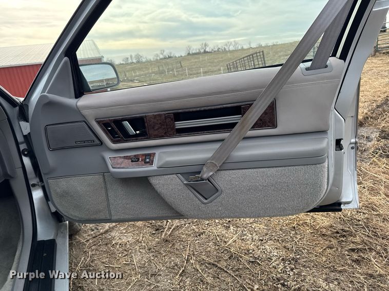 image for item EG7101 1993 Buick Regal Limited 