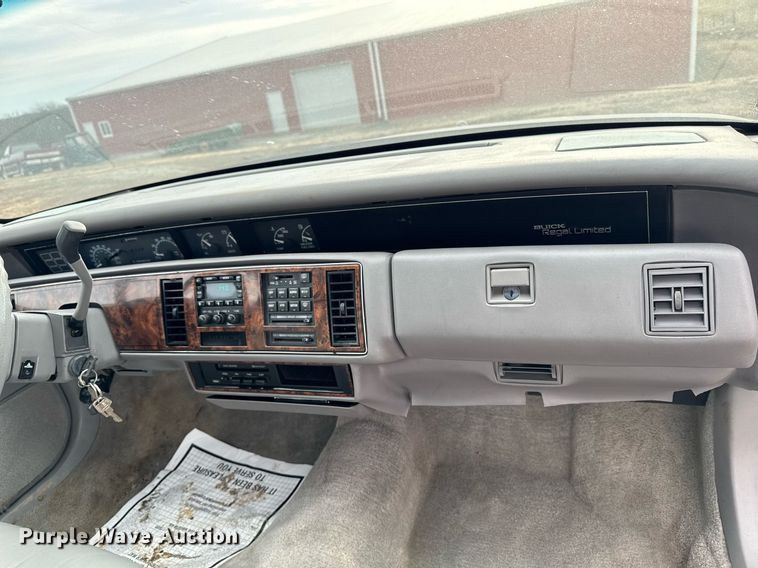 image for item EG7101 1993 Buick Regal Limited 