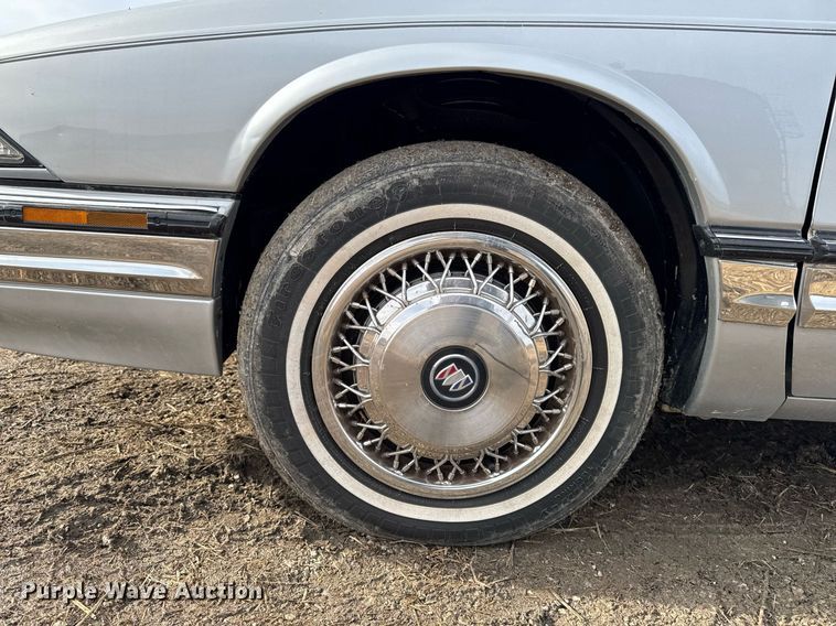 image for item EG7101 1993 Buick Regal Limited 