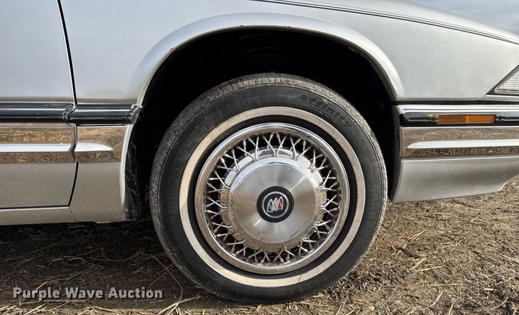 image for item EG7101 1993 Buick Regal Limited 
