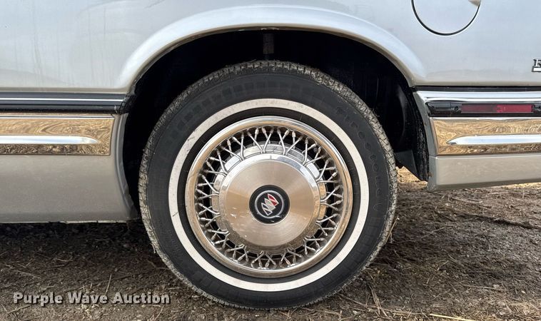 image for item EG7101 1993 Buick Regal Limited 