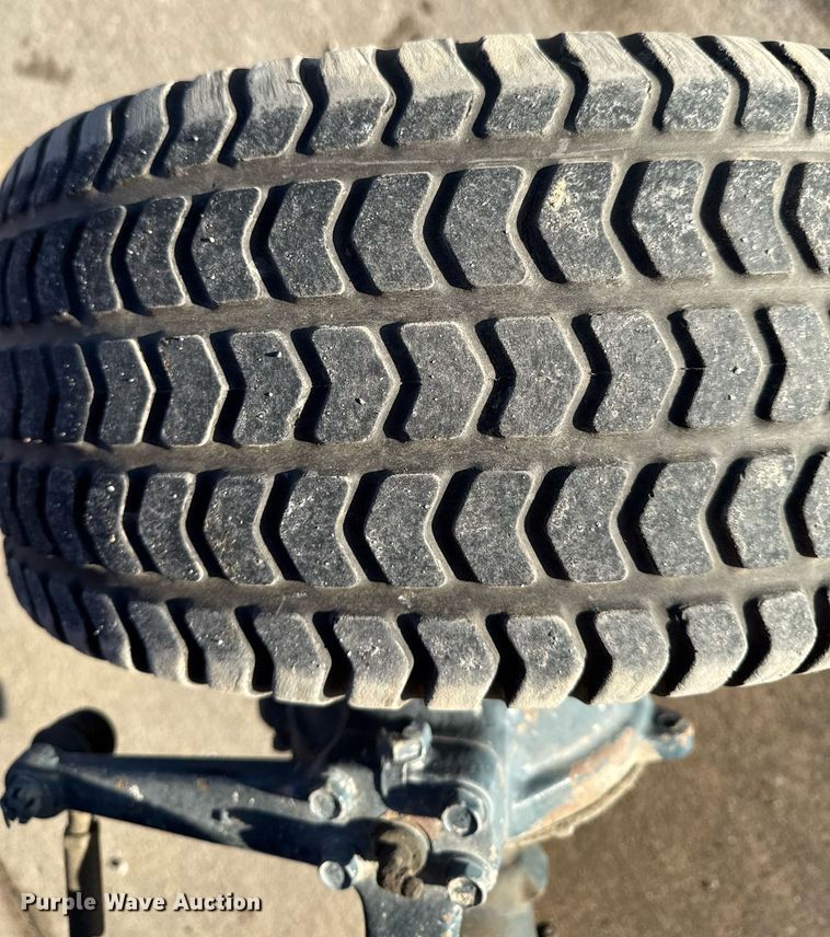 image for item EG7104 Kubota B1150 MFWD tractor