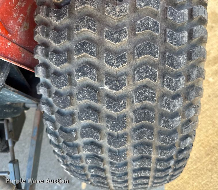 image for item EG7104 Kubota B1150 MFWD tractor