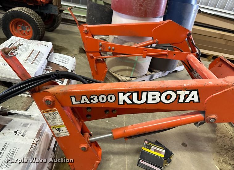 image for item EG7104 Kubota B1150 MFWD tractor
