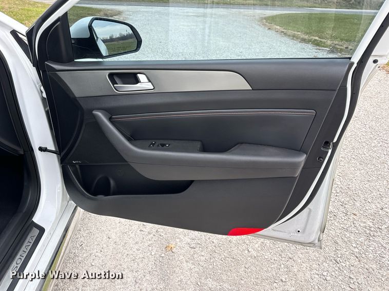 image for item EH7344 2015 Hyundai Sonata Sport 2.0T Limited 