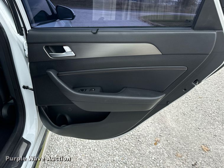 image for item EH7344 2015 Hyundai Sonata Sport 2.0T Limited 