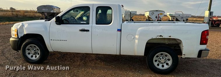 image for item EH7405 2008 Chevrolet  Silverado 1500 Ext. Cab pickup truck