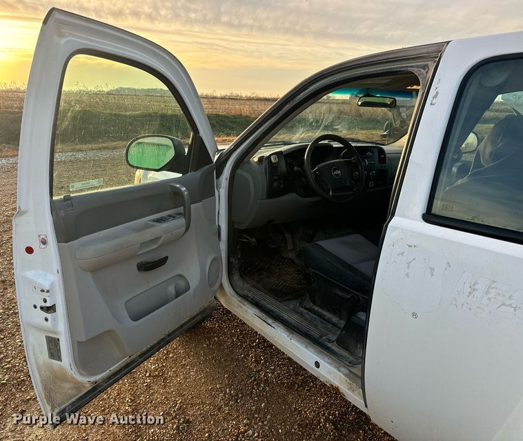 image for item EH7405 2008 Chevrolet  Silverado 1500 Ext. Cab pickup truck