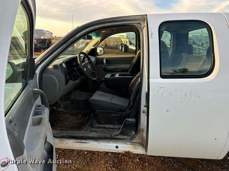 image for item EH7405 2008 Chevrolet  Silverado 1500 Ext. Cab pickup truck