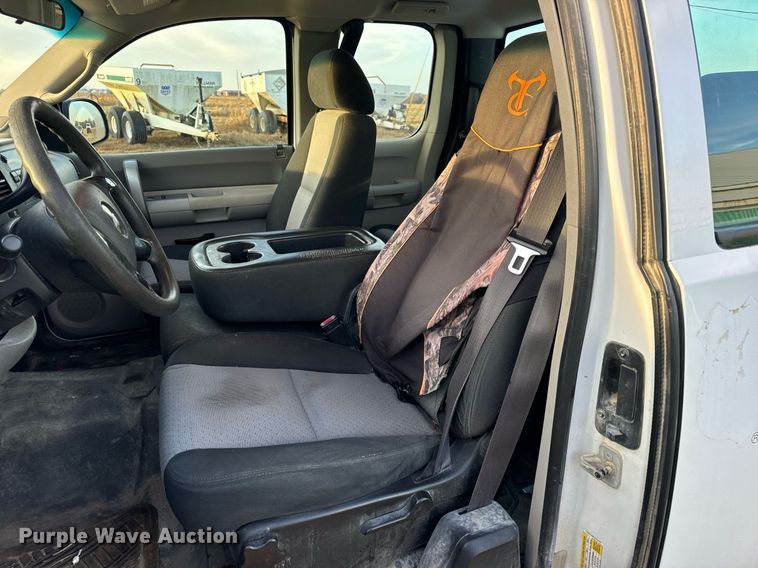 image for item EH7405 2008 Chevrolet  Silverado 1500 Ext. Cab pickup truck