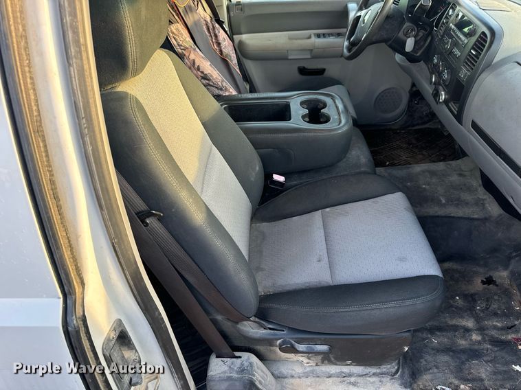 image for item EH7405 2008 Chevrolet  Silverado 1500 Ext. Cab pickup truck