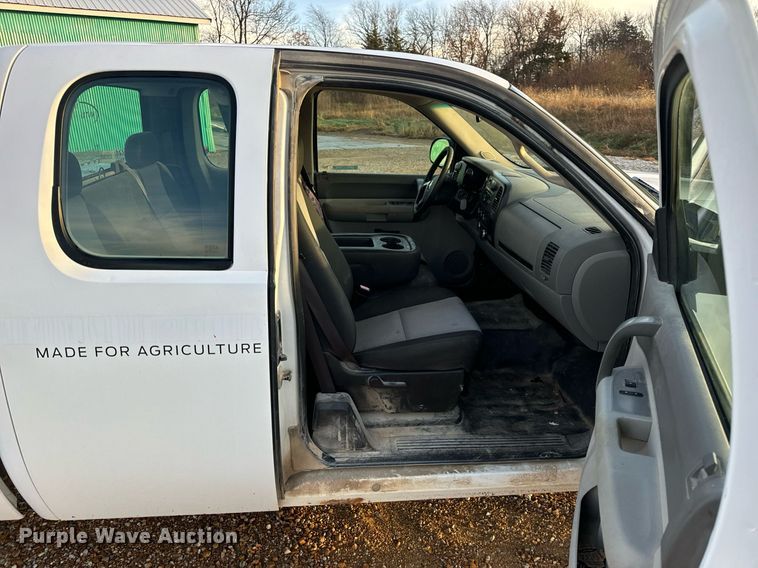 image for item EH7405 2008 Chevrolet  Silverado 1500 Ext. Cab pickup truck