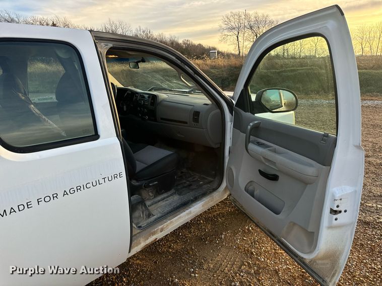 image for item EH7405 2008 Chevrolet  Silverado 1500 Ext. Cab pickup truck